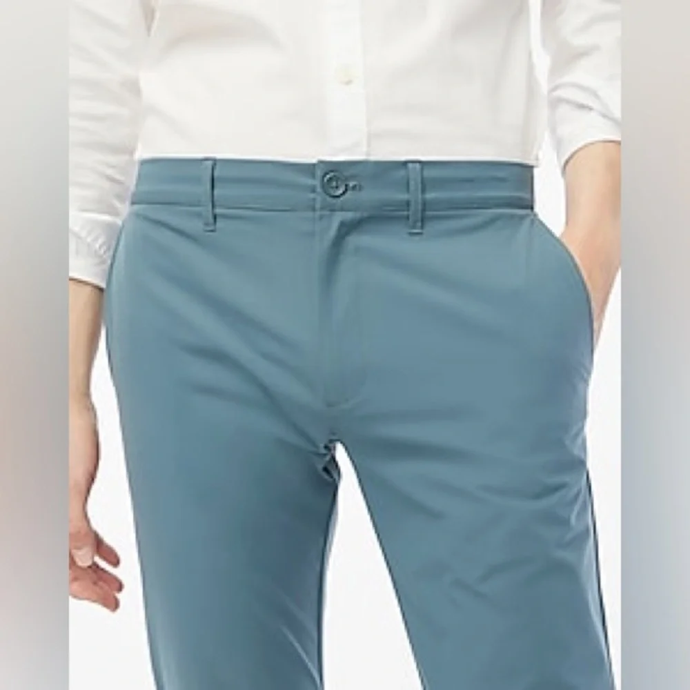 NWOT  J.Crew Men's Sz 32x30 484 Slim-Fit Tech Chino Pant Mountain Fog Bluish